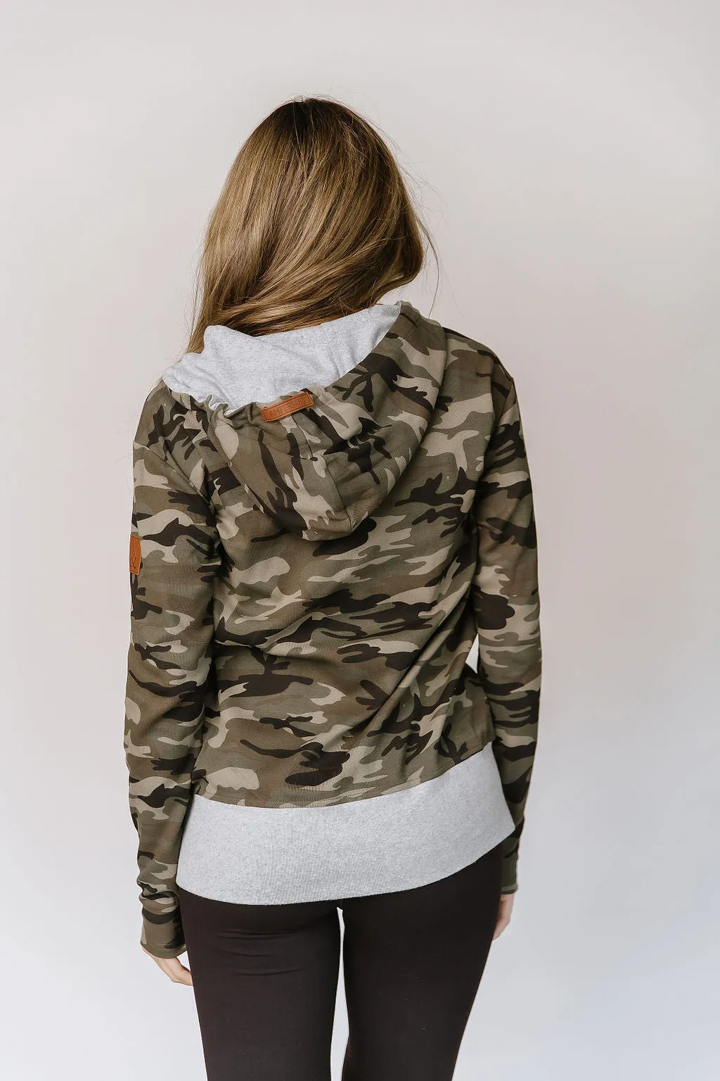 Ampersand Avenue Fullzip Sweatshirt In Plain Sight