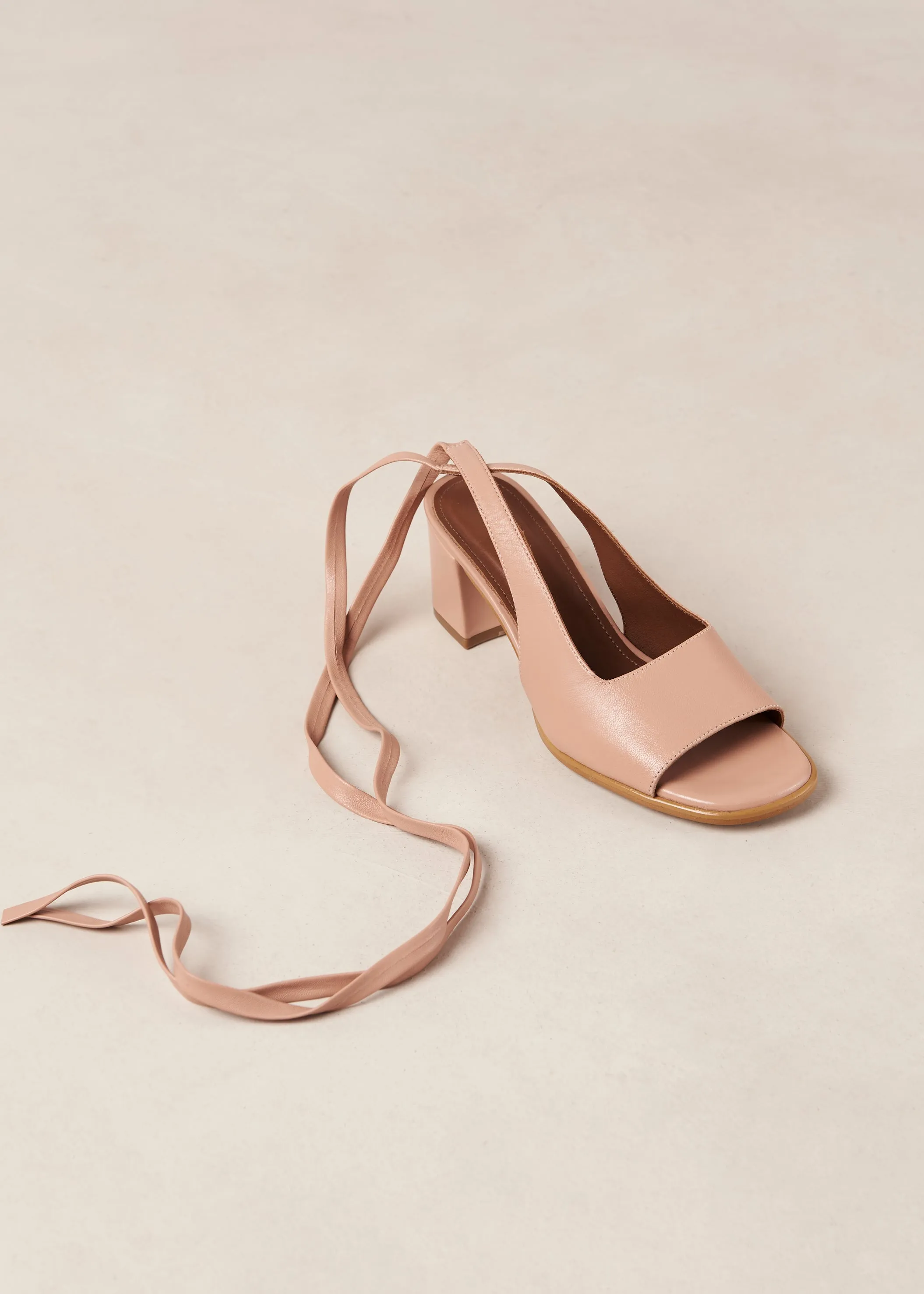 Lille Peach Pink Leather Sandals