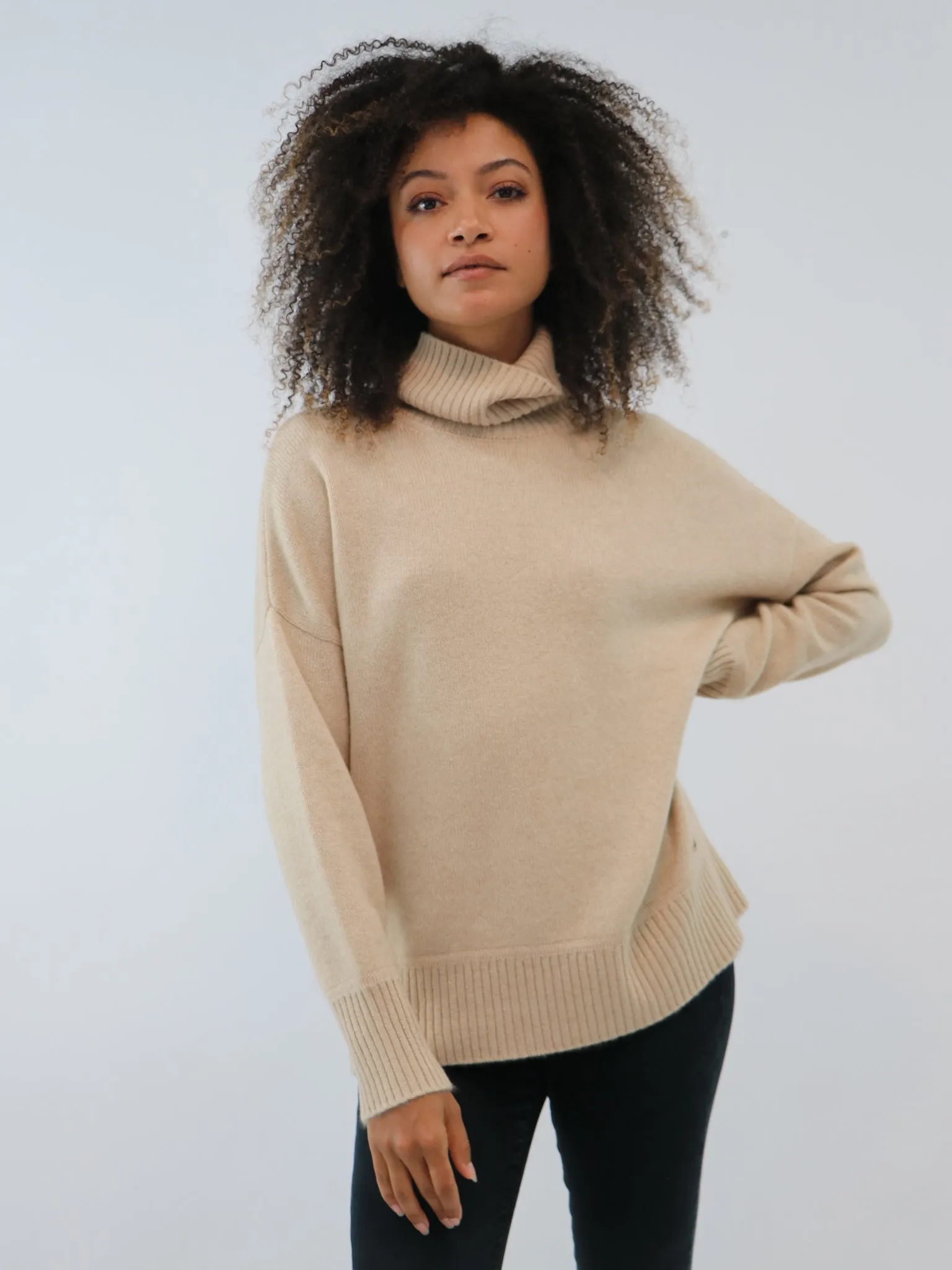 ORGANIC LAKI TURTLENECK